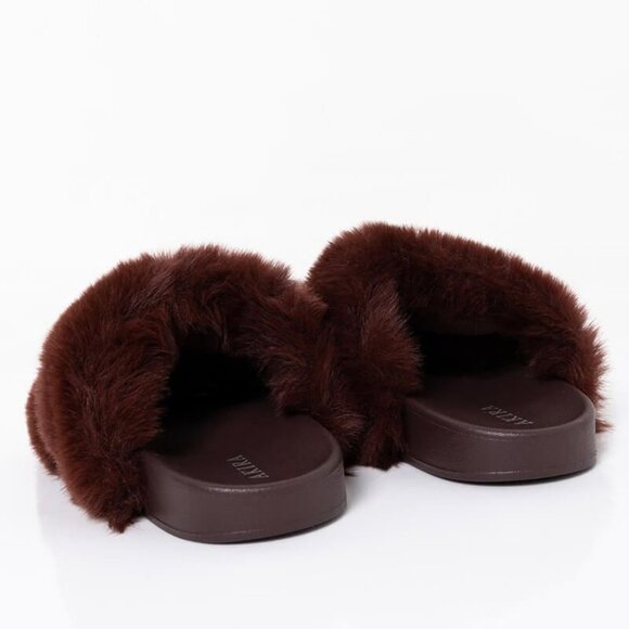 AZALEA WANG LET'S STAY IN FLAT SANDAL IN BROWN ( BRAND NEW !!! ) - Picture 7 of 10